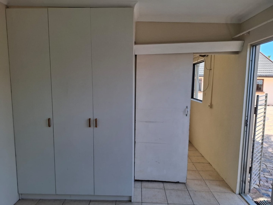 To Let 4 Bedroom Property for Rent in Gordons Bay Central Western Cape